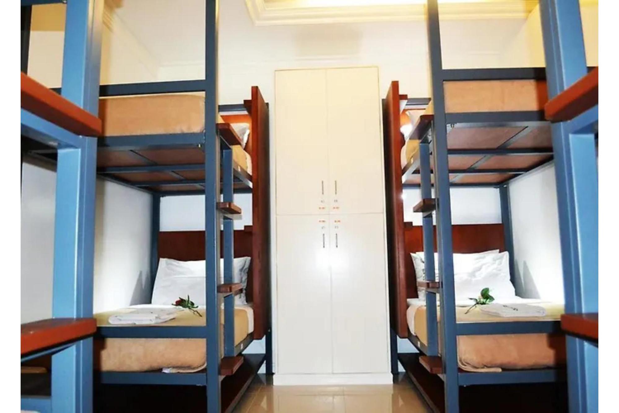 Townhouse Oak Vip Suites, Near Pnr Pasay Evangelista, Makati Manila Makati City Exterior foto