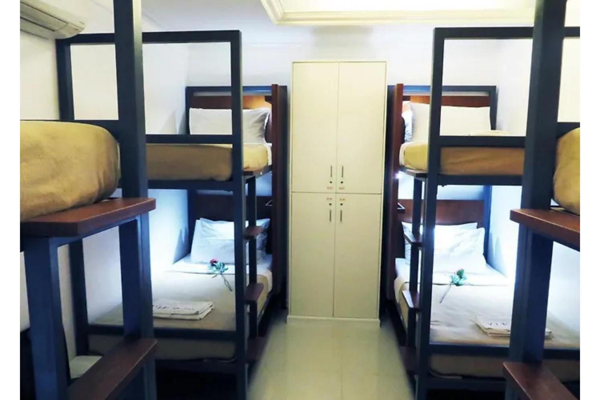 Townhouse Oak Vip Suites, Near Pnr Pasay Evangelista, Makati Manila Makati City Exterior foto
