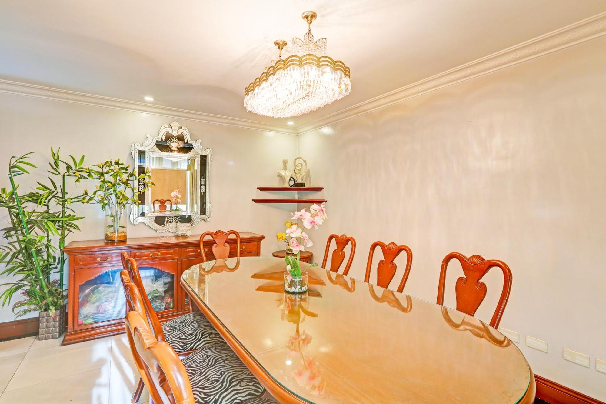Townhouse Oak Vip Suites, Near Pnr Pasay Evangelista, Makati Manila Makati City Exterior foto